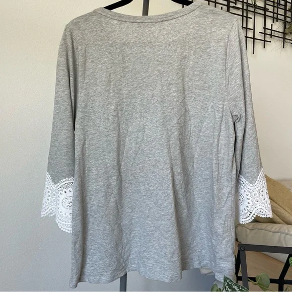 🌟LOFT Grey Blouse With Lace Sleeve Hem - L🌟 - Picture 4 of 6